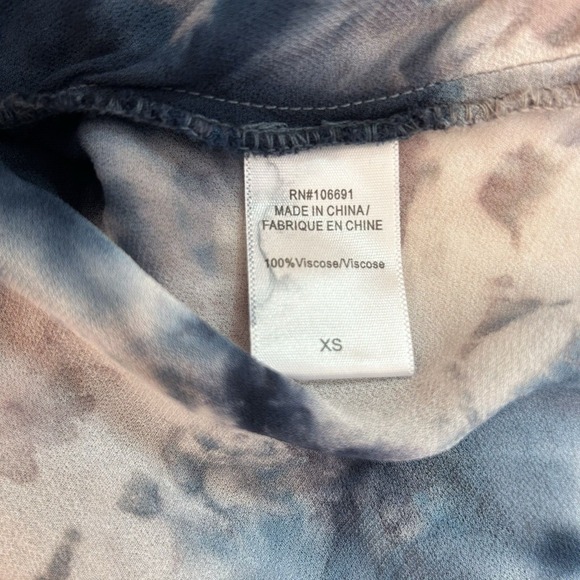 Young Fabulous & Broke Jayden Blue Faux Wrap Top XS Tie Dye Blue Water Color - Picture 6 of 9